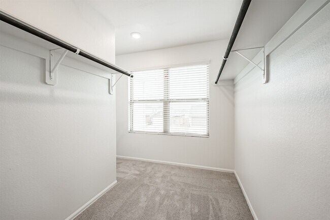 Building Photo - 9123 Estes Lks Dr