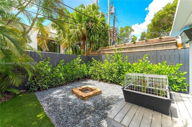 Building Photo - 1826 Fairhaven Pl