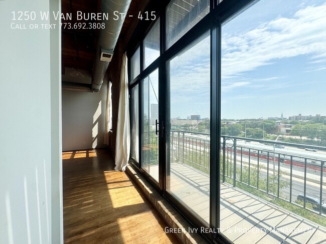 Building Photo - 1250 W Van Buren St