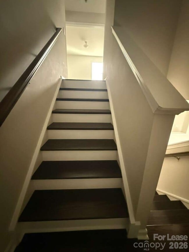 Building Photo - 2035 Beacon Ave