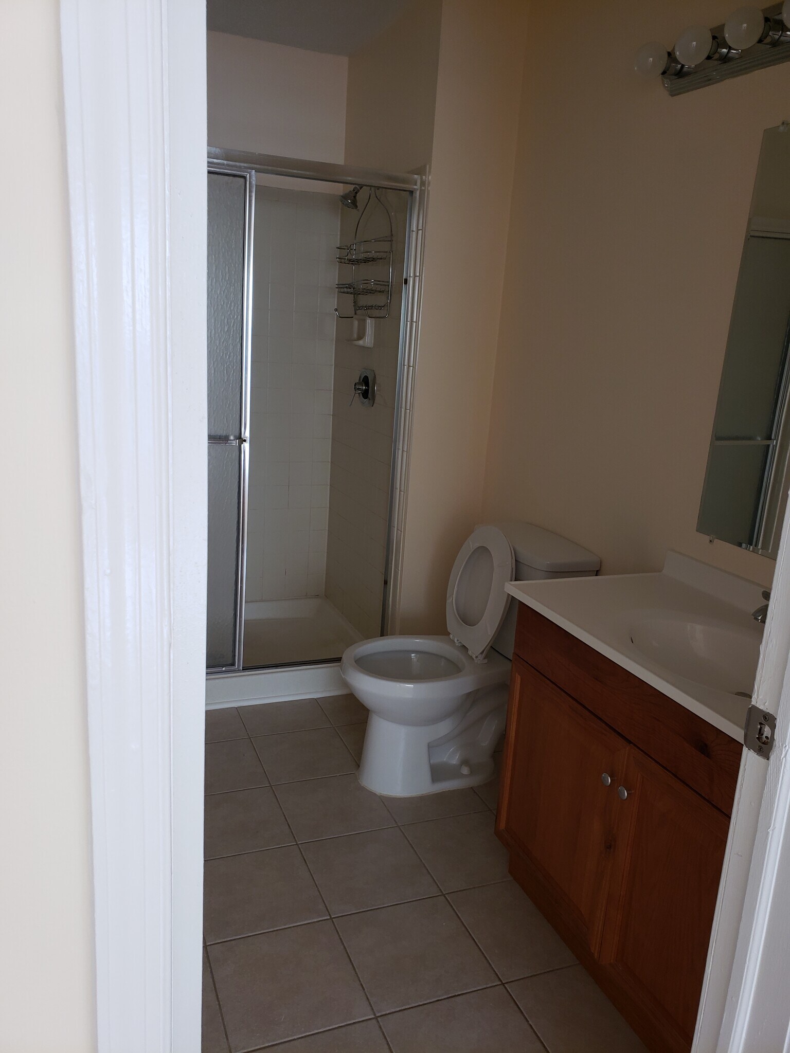 Building Photo - 8 Holly Ct