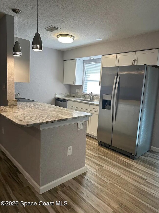 Building Photo - 1325 Johns Cir