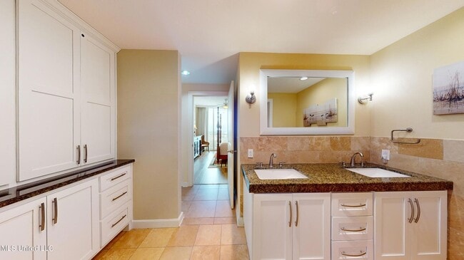 Building Photo - 2060 Beach Blvd