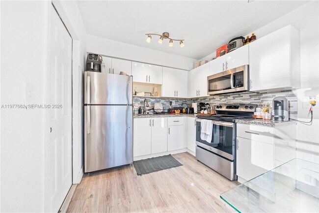 Building Photo - 581 NW 113th St