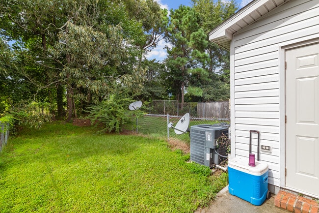 Building Photo - 1075 W Pueblo Dr