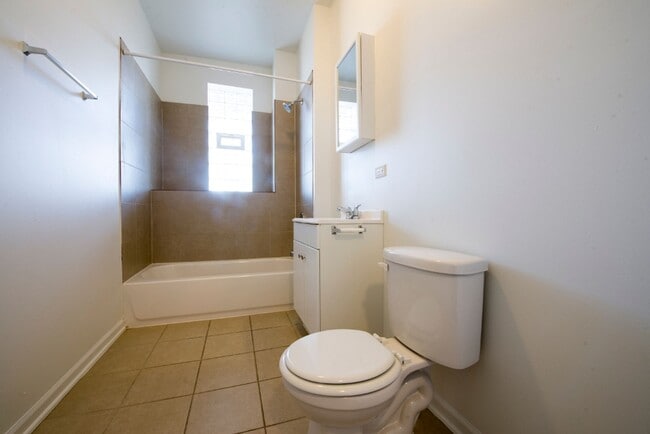 Building Photo - 3454 W Lexington St 715-21 S St Louis Chicago, IL 60624