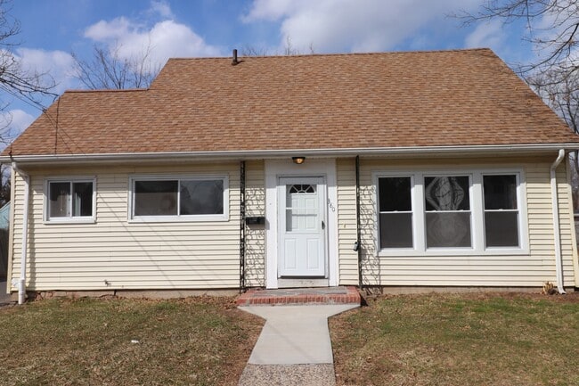 Primary Photo - Gorgeous single-family Home