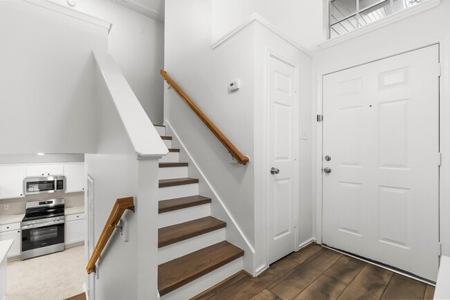 Building Photo - 302 Sentry Maple Pl