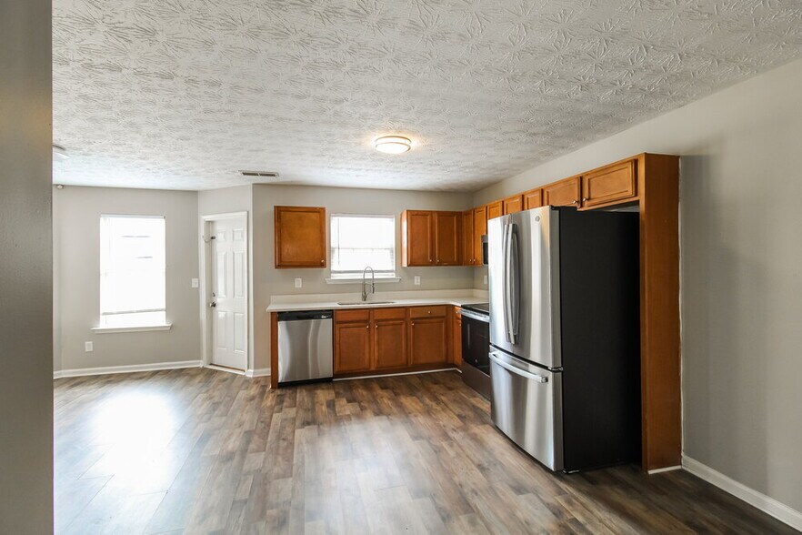 Building Photo - 525 McGiboney Ln