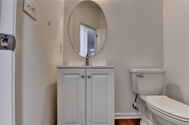 Building Photo - 979 Parkside Wood Ct