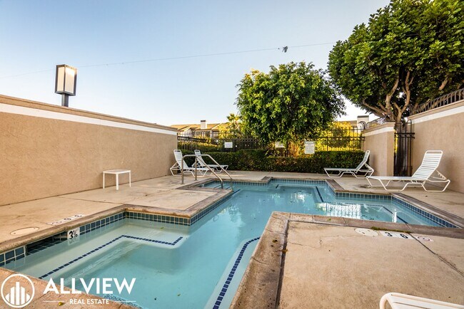 Building Photo - Fully Furnished Condo (2 Bed/2 Bath + Den) Nestled in the Coveted Newport Heights Community!