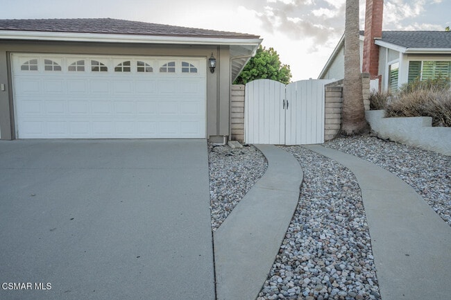 Building Photo - 3065 Starling Ave