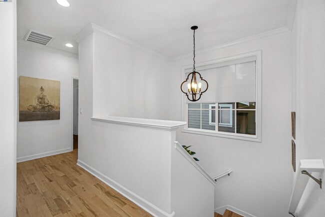 Building Photo - 4 Hardy Ct