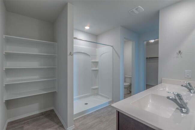 Building Photo - 204 Rockbridge Dr
