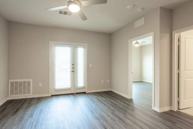 Building Photo - 1 bedroom in Austin TX 78748