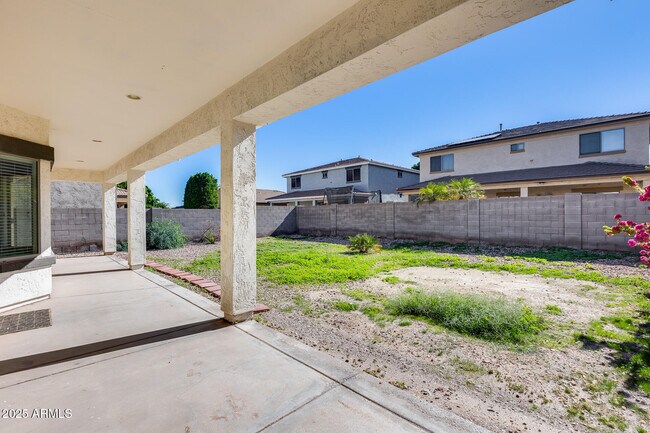 Building Photo - 17435 W Saguaro Ln