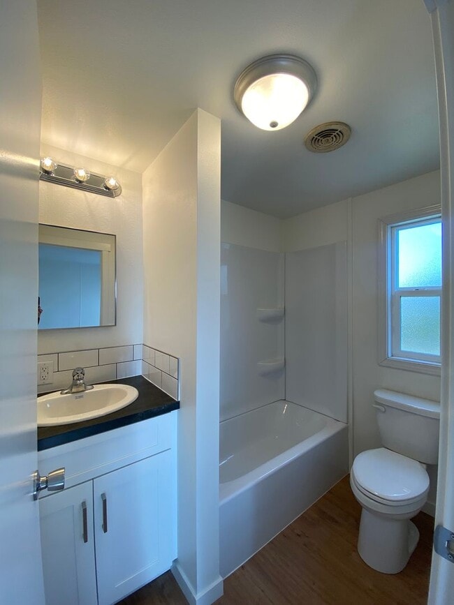 Building Photo - Beautifully just Remodeled-Spacious 3 bedrooms, 2 full baths mobile home with fenced yard. storag...