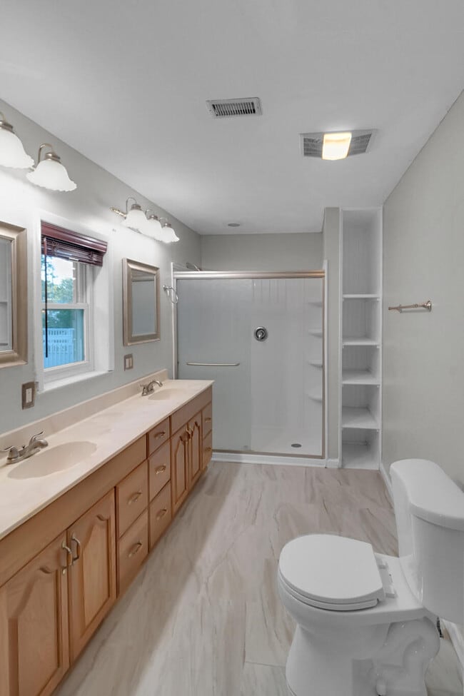 Building Photo - 300 Wildwood St