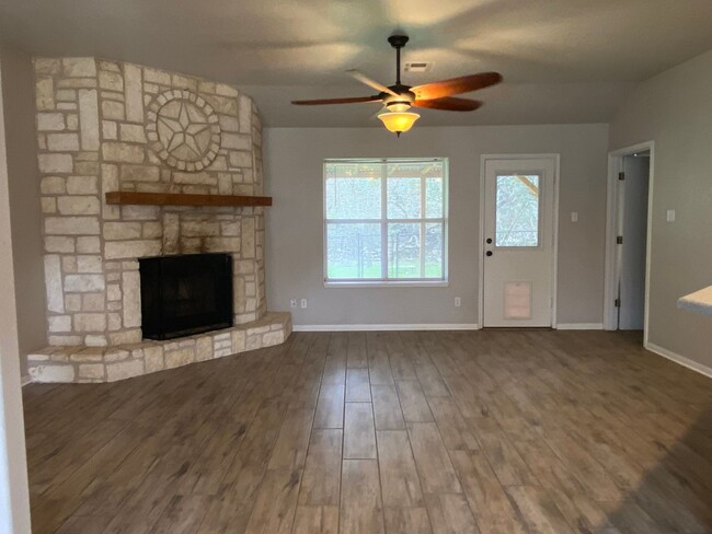 Building Photo - 3 BEDROOM, BELTON ISD