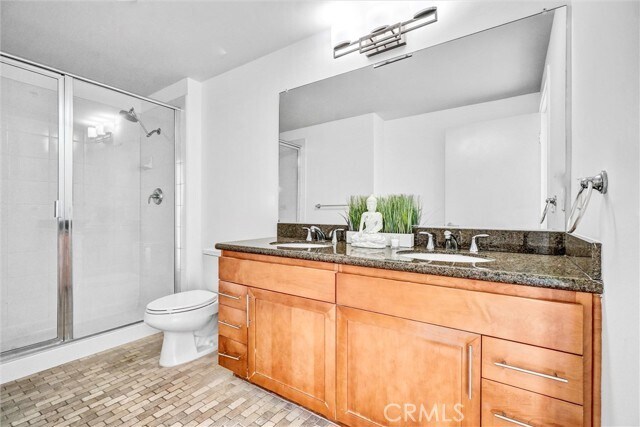 Building Photo - 411 W Seaside Way