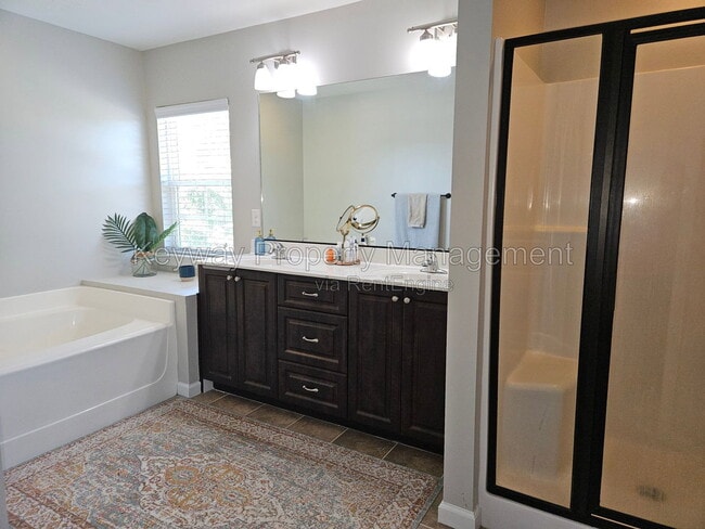 Building Photo - 905 Glenhaven Dr