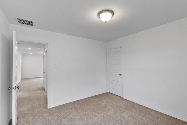 Building Photo - 9658 Caney Trails Rd