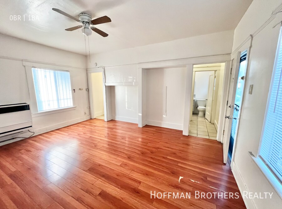 Building Photo - 324 E Esther St