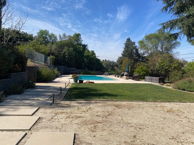 Building Photo - Gorgeous Poway Ranch Home