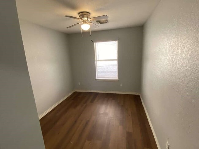 Building Photo - 2002 Pannell St