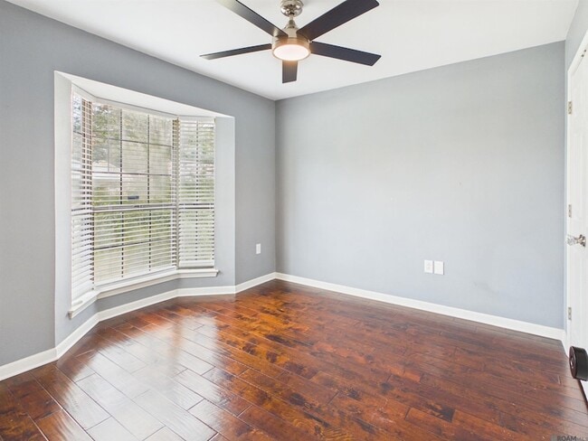 Building Photo - 1058 Bullrush Dr