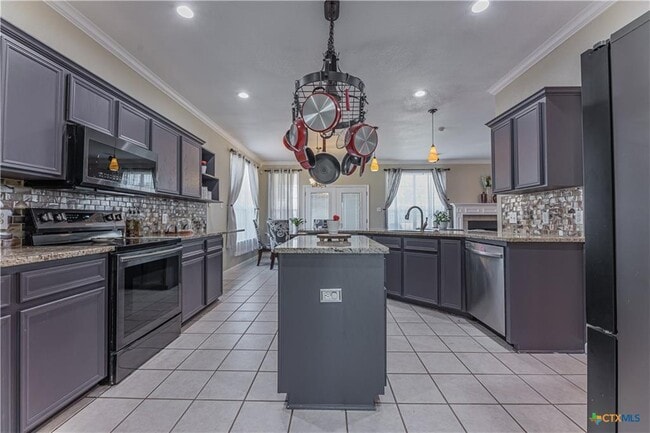 Building Photo - 701 Bighorn Dr