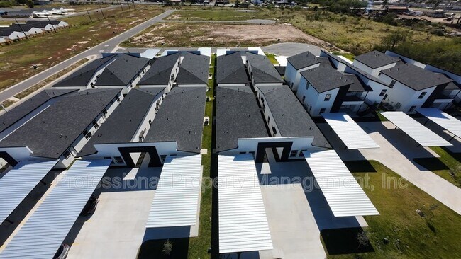 Building Photo - 2808 Charlie Rd