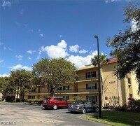 Building Photo - 1087 Forest Lakes Dr