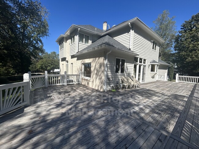 Building Photo - 11103 Fawn Lake Pkwy
