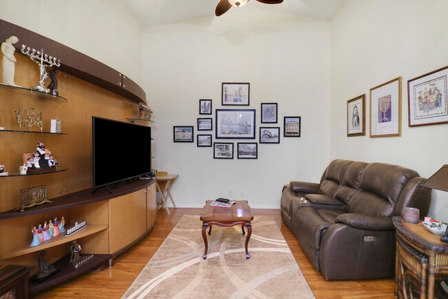 Building Photo - 8063 Dolomtian Way