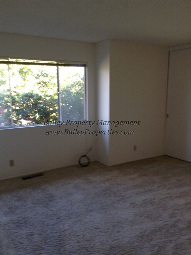 Building Photo - Spacious Seascape Condo