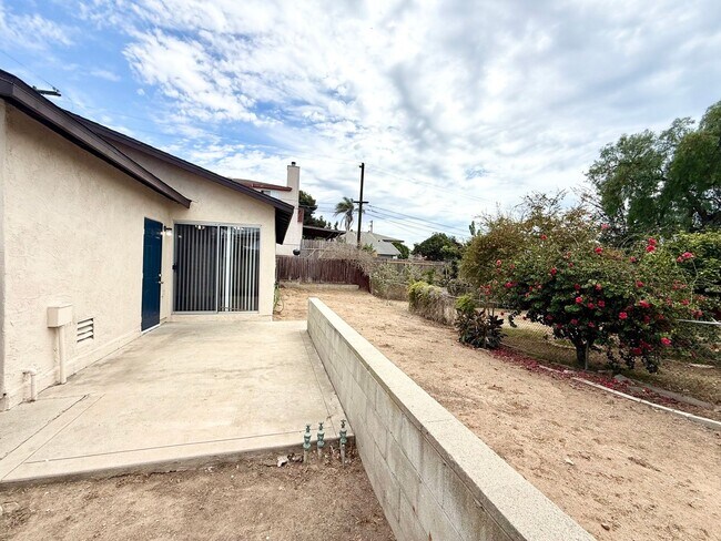 Building Photo - 2350 Sea Breeze Dr