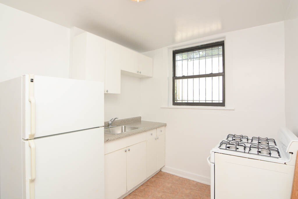 Building Photo - 2520 N Kedzie Blvd