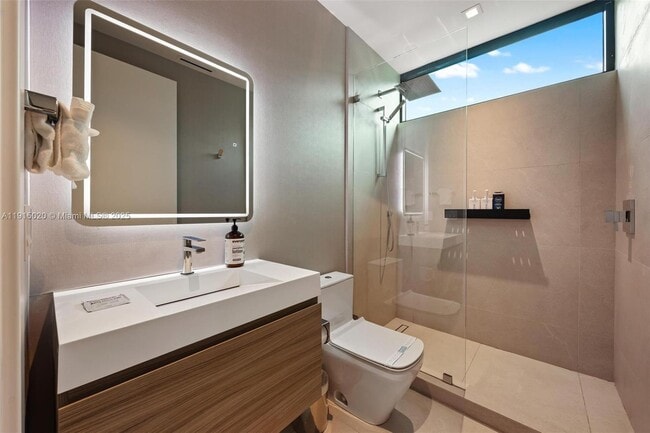 Building Photo - 77 SW 18th Terrace