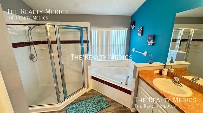 Building Photo - 4802 Cumbrian Lakes Dr