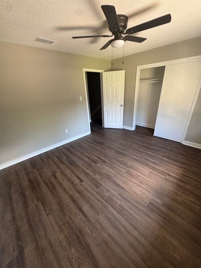 Building Photo - 3280 Nekoma Ln