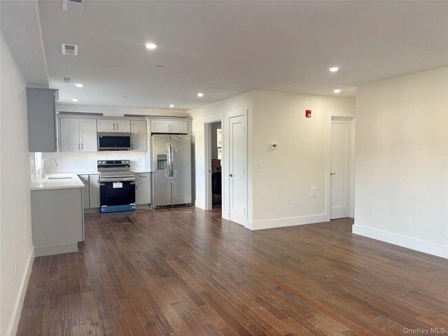 Building Photo - 15 Baylis Ct