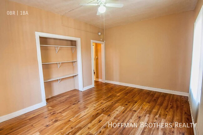 Building Photo - 404 N Coronado St