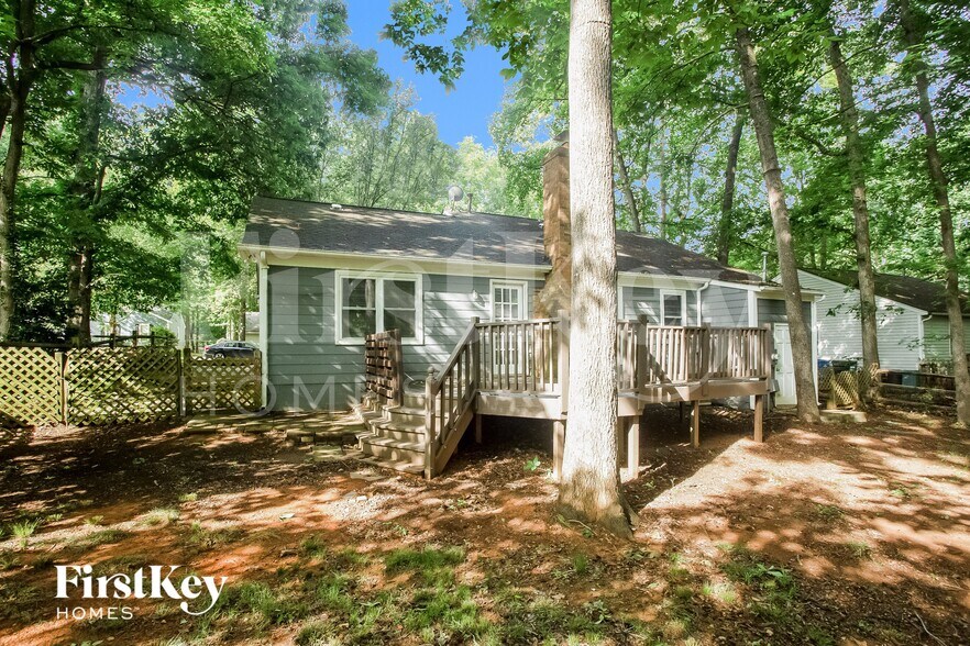 Building Photo - 10017 Topeka Dr