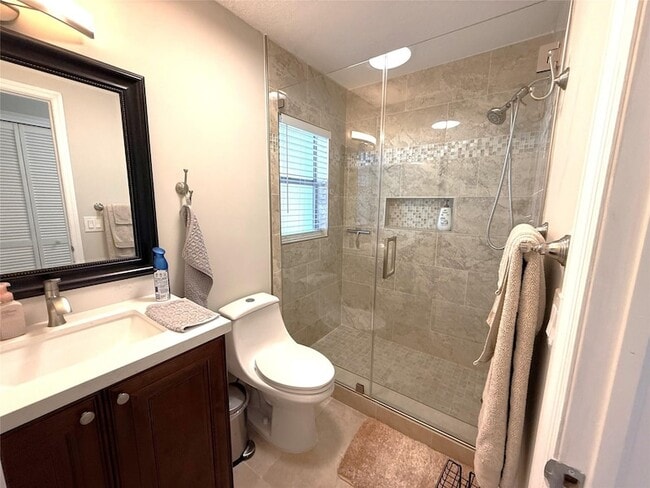 Building Photo - 2528 SW Natura Blvd