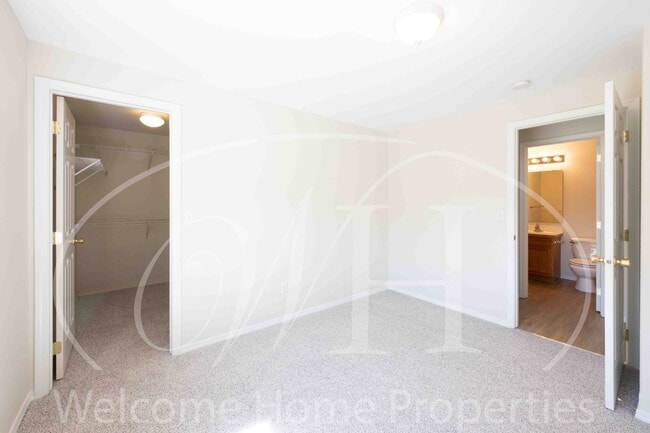 Building Photo - Newer 2 bed/2bath Home in Quiet Neighborhood