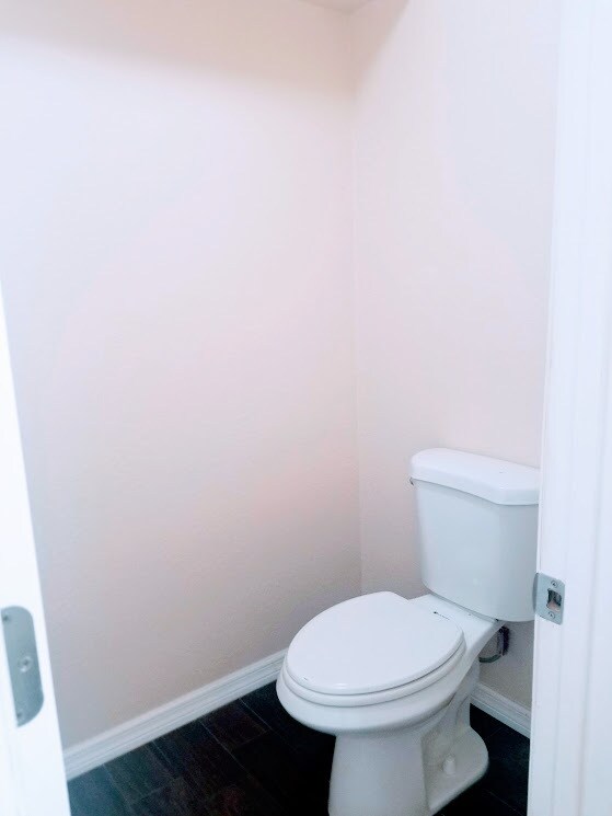 water closet in primary ensuite - 52 Cypress Dr