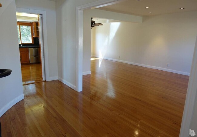 Building Photo - 2623 Velarde Dr