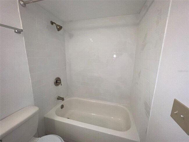 Building Photo - 3278 Jamestown St