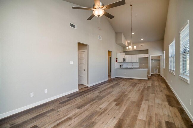 Building Photo - 715 Harvest Moon Dr